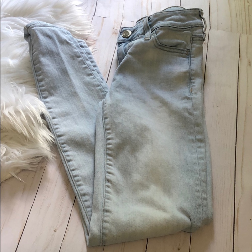American Eagle light wash jegging size 0